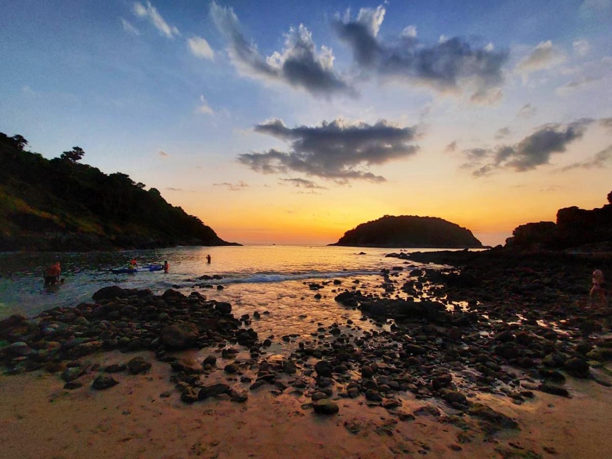 ホテル Baan Sikhao Yanui Rawai エクステリア 写真